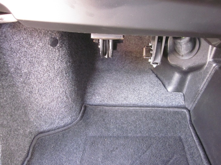 Beide pedalen opgeklapt