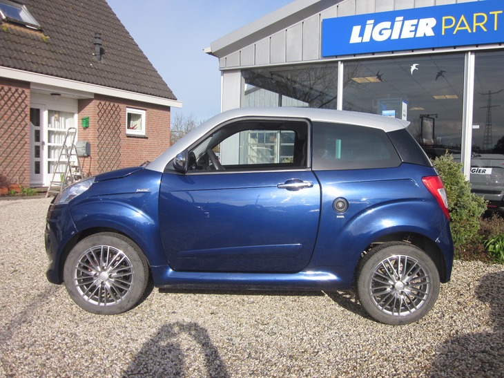 Blueline met grijs dak