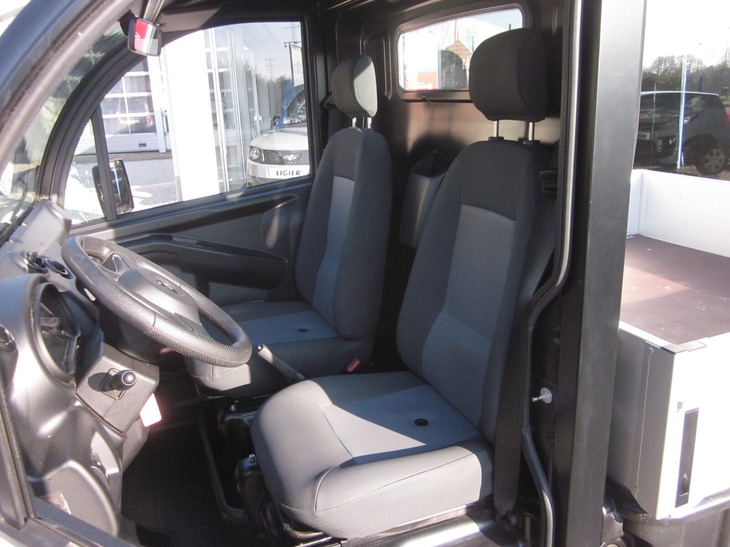 D-truck met net interieur