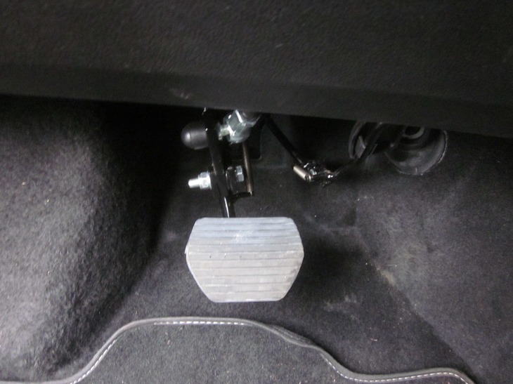 afbeelding Crossover Premium handbediening rem en gas