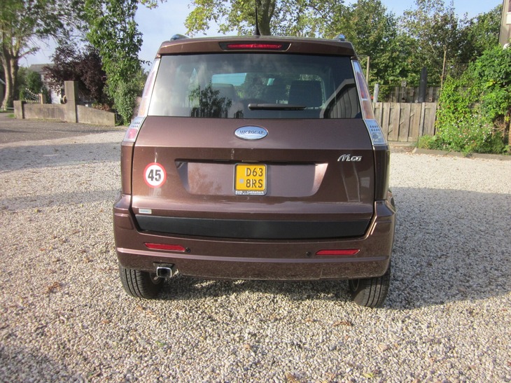 Mooie, bruine citycar