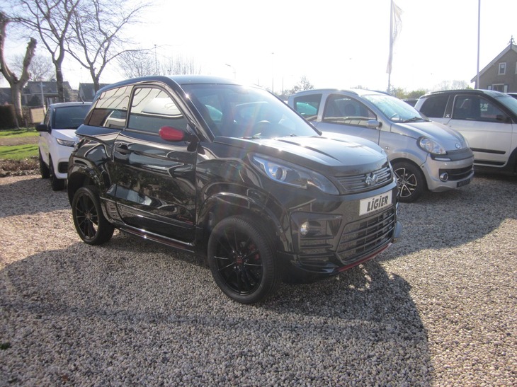 Ligier brommobiel met stuurbekrachtiging