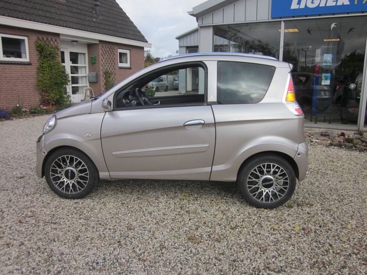 Luxe Microcar MGo Paris