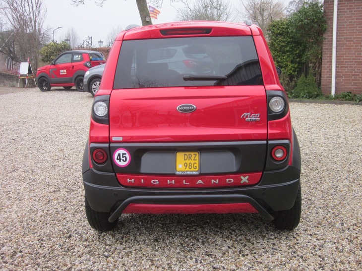 Microcar met pushbars
