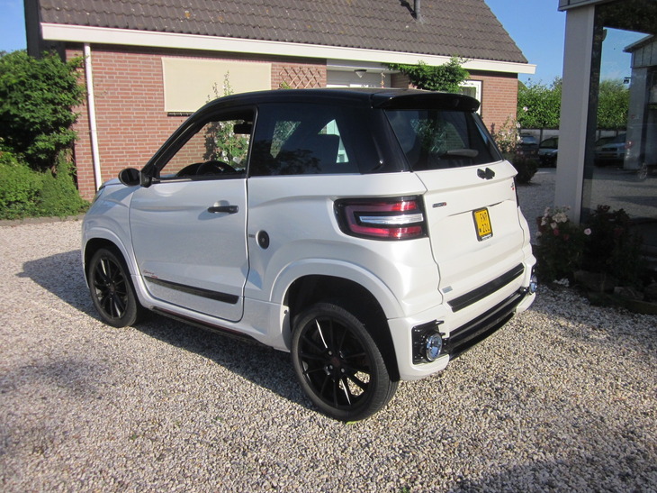 minicar met stuurbekrachtiging