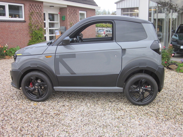 Stoere Ligier Myli minicar